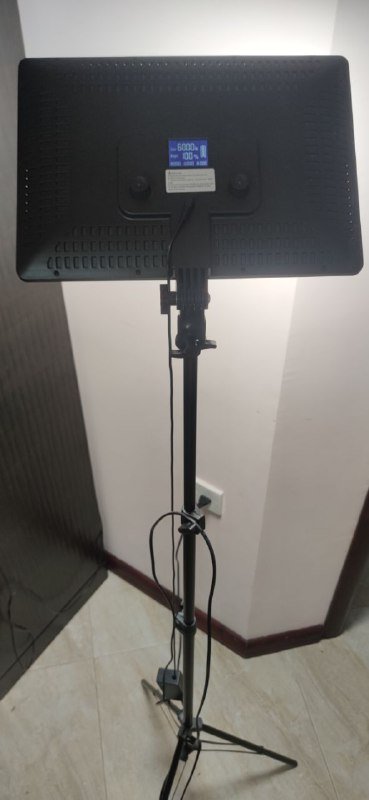 LED-панель на штативе софтбокс лампа 2