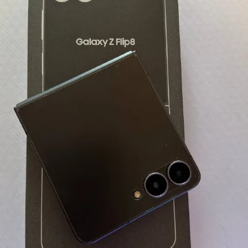 Samsung Galaxy Z Flip 8