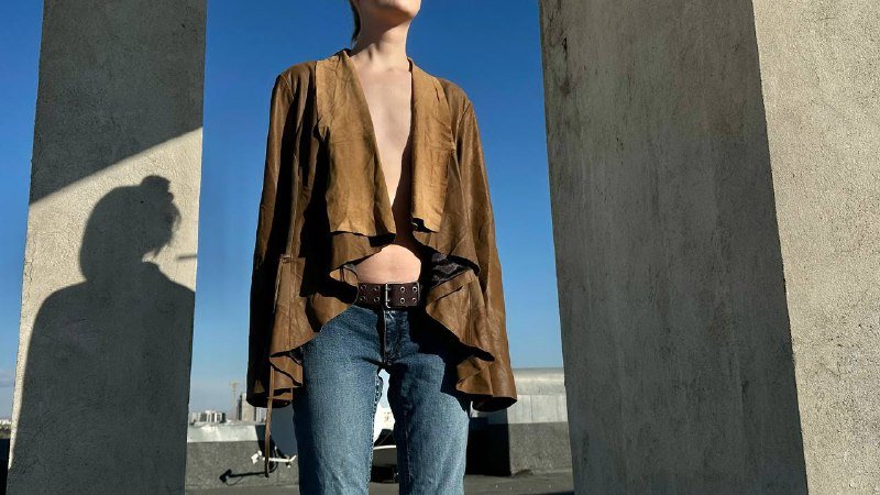 Сапоги, ветровка, жилетка меховая, свитер, кожаный плащ, куртка, тренч, платье, блуза 7