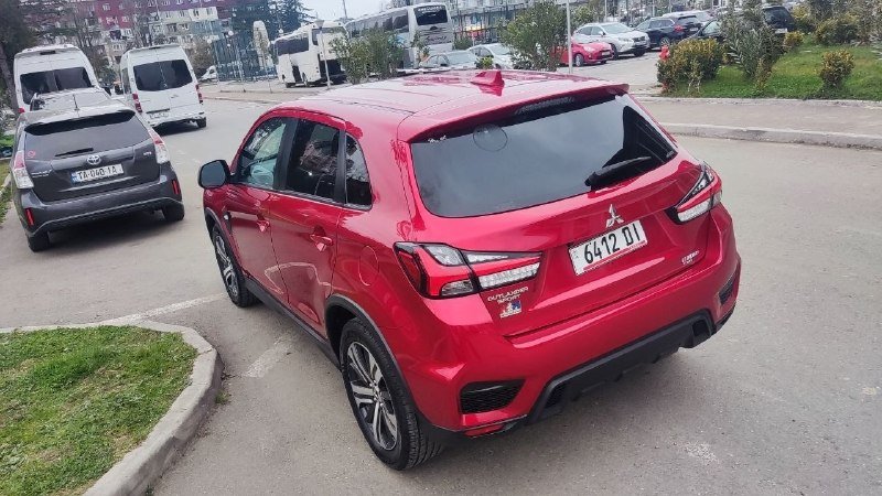 Mitsubishi Outlander Sport 5
