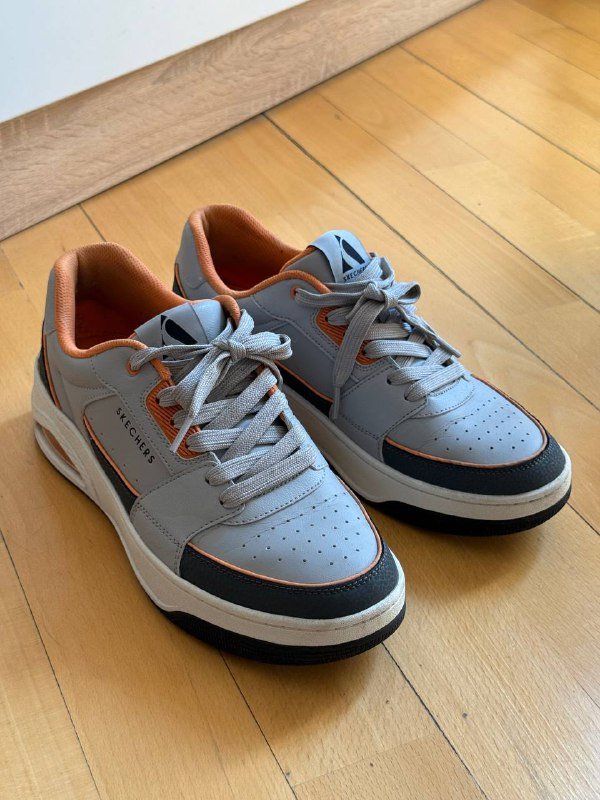 Красное платье, белое платье, безрукавка, белая сумка, брюки, куртка, кроссовки, босоножки 7