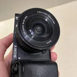 Sony A6300 с объективом 16–50 мм 4