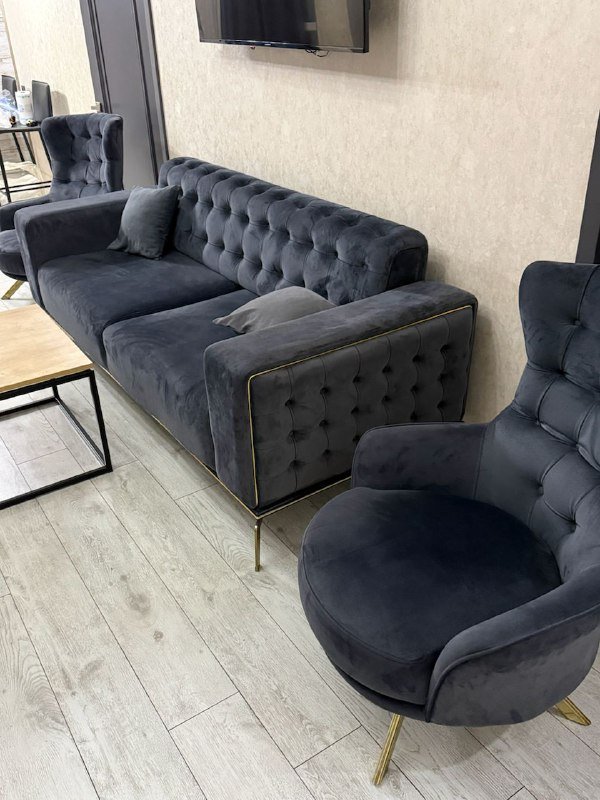 Диван, кресла, журнальный столик