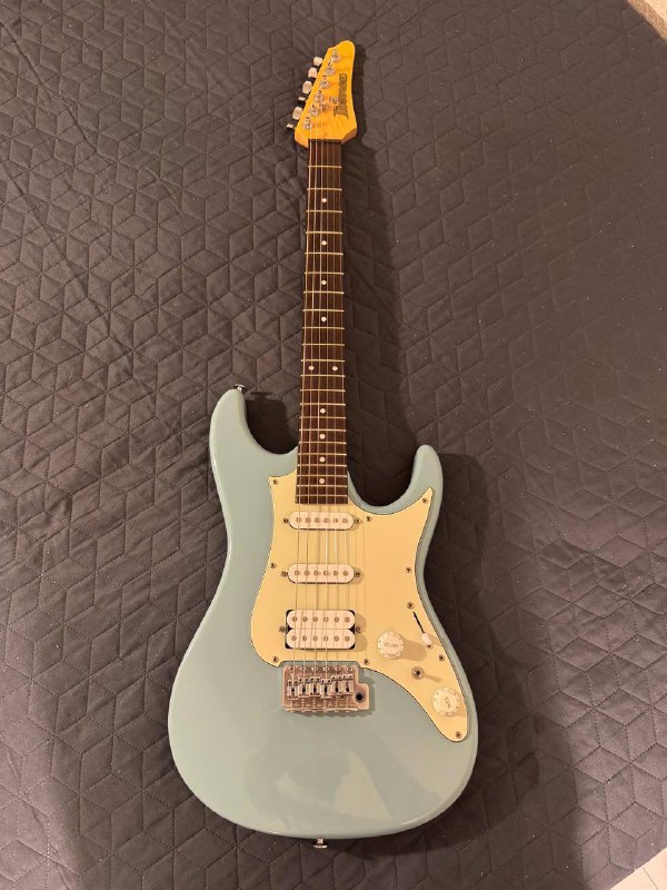 Гитара Ibanez AZES-40, жесткий кейс Stagg, процессор эффектов NUX MG 100 5