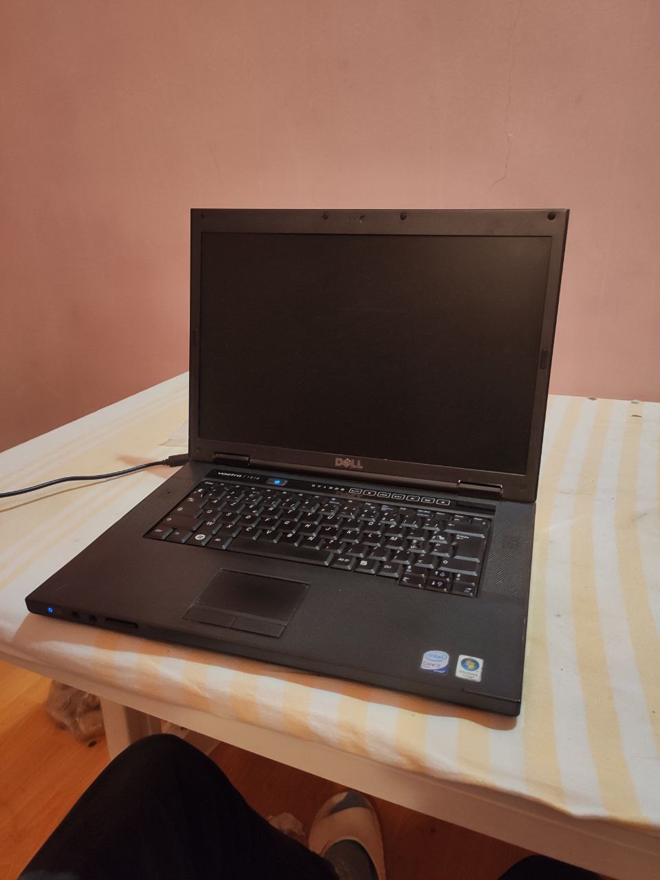 Ноутбук DELL Vostro 1510 15.4 дюйма, SSD 128 ГБ, 4 ГБ ОЗУ