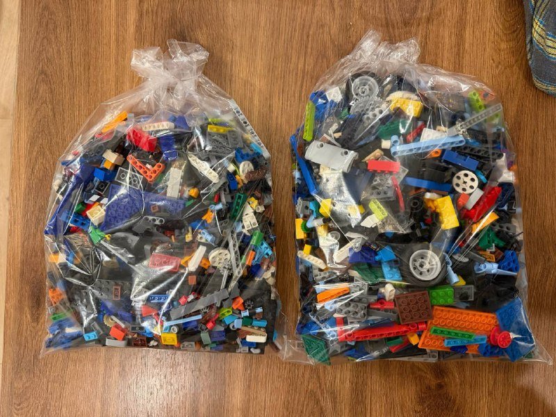 Два больших пакета с конструктором