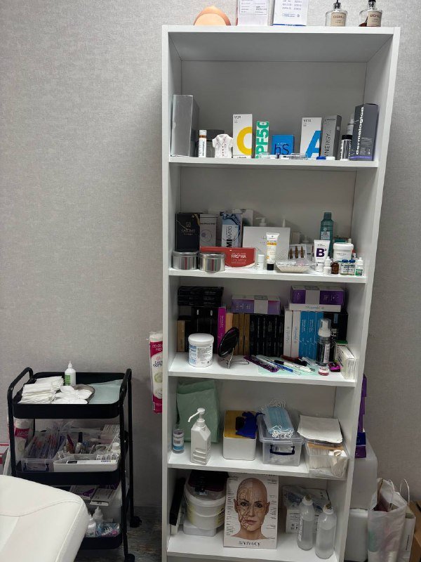 Диван, стол, стул, пуфик, этажерка, холодильник, стеллаж, зеркало, кушетка, обогреватель 6