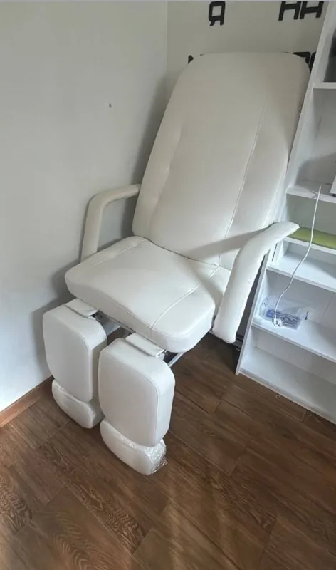 Кресло педикюрное, вытяжка 4blanc 1