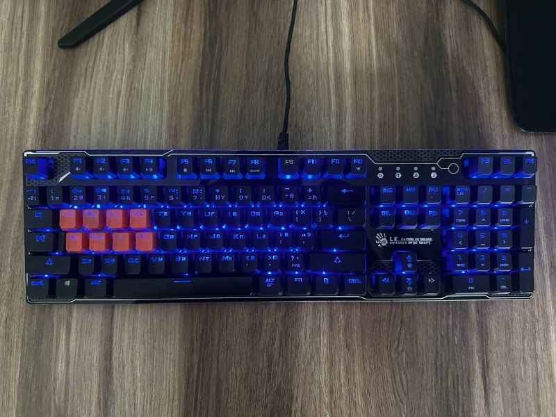 Игровая клавиатура Light Strike RGB 3