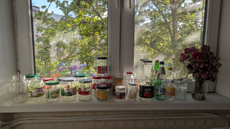 Стеклянные банки и бутылки 2