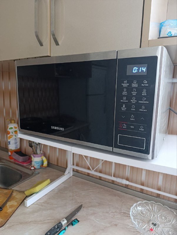 Микроволновка, кухонная полка, пледы 3