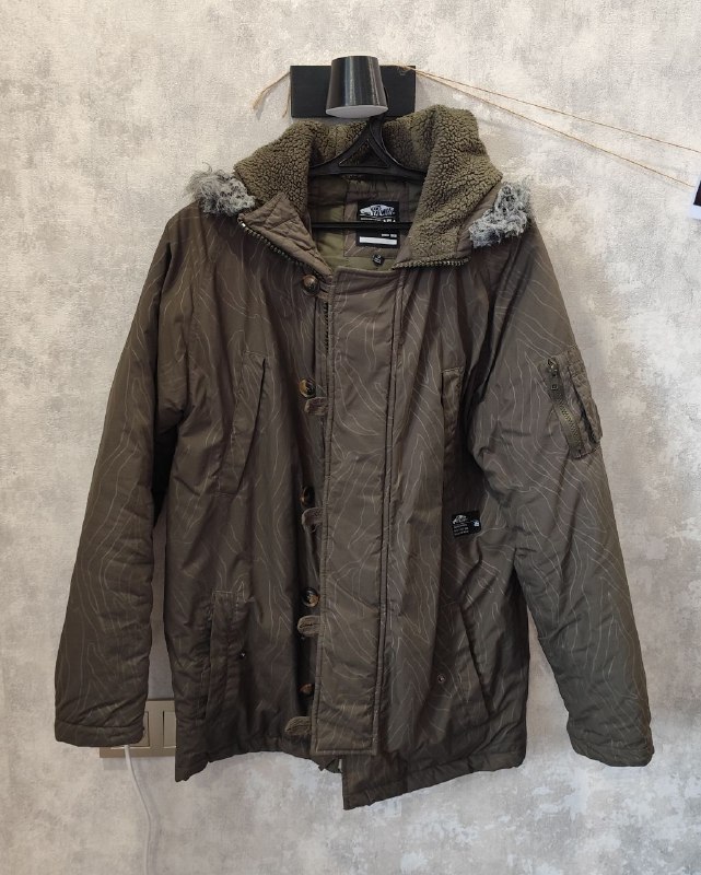 Платье лапша, кепка Sinsay, ветровка umbro, рубашки, куртка, носки 7