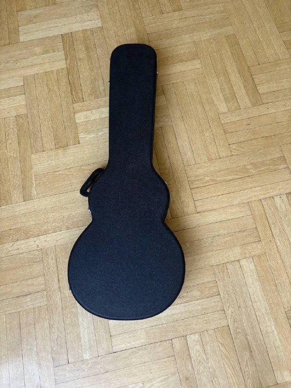 Электрогитара Epiphone Les Paul Studio LT, кейс и ремень 4