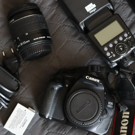 Canon EOS 600D, объектив 18-55, вспышка