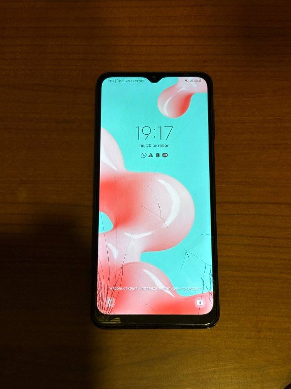 Samsung A12 с разбитым экраном, зарядка отдельная