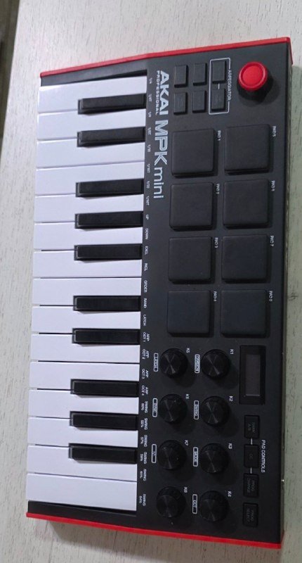 Akai MPK Mini 25