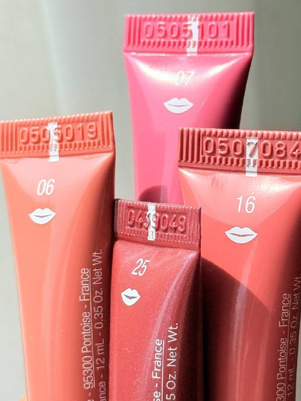 Clarins Lip Perfector оттенок 16 нейтральный нюд 4