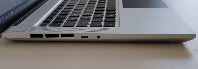 Ноутбук GIGABYTE AERO 17 XE5 без аккумулятора 6