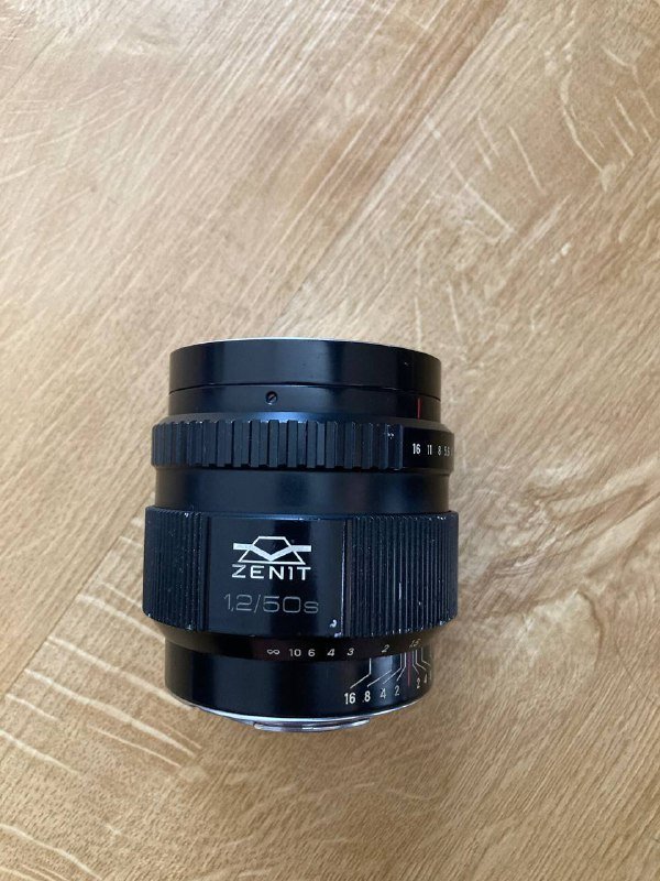 Nikon 100-300mm объективы, Tokina 28-70mm, Nikon 35-135mm, Zenit 50mm, Sigma 28mm 4