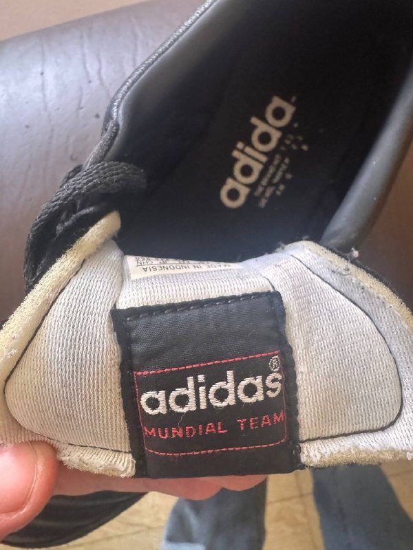 Оригинальные мужские кроссовки Adidas Mundial Team