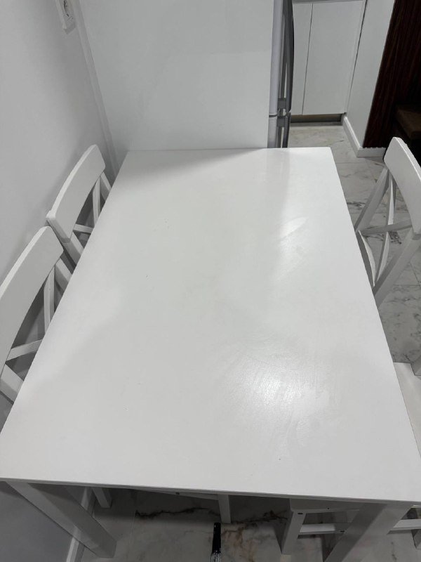 Обеденный стол и 4 стула