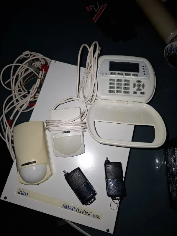 Комплект охранной сигнализации Inim SmartLiving 1050
