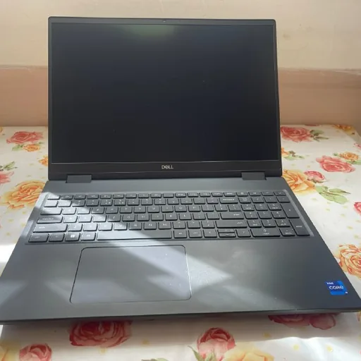 Dell Precision 7670 Workstation, Apple MacBook Air M2, Dell Precision 3570