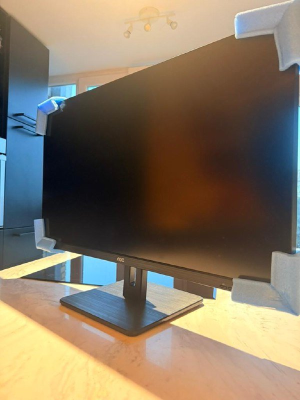 Монитор, HDMI разветвитель, мышки Logitech и Bloody, Keycaps