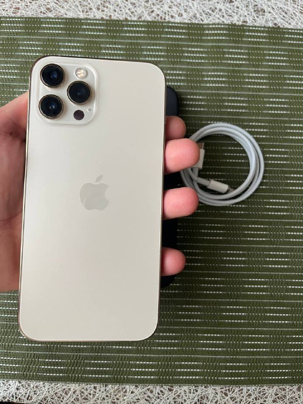 iPhone 12 Pro Max 128GB с чехлом и кабелем 3