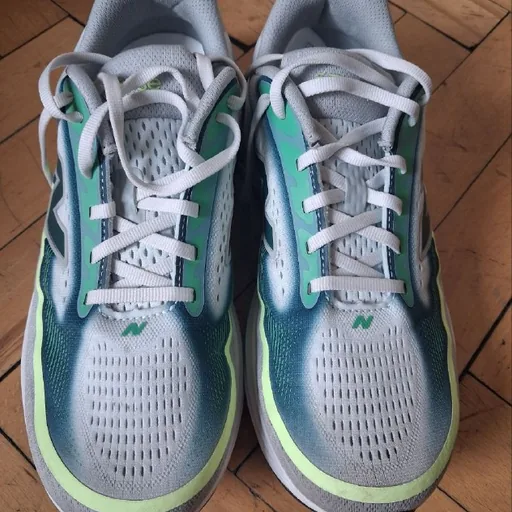 New Balance Fresh Foam 1080 და Ellipse-ის კედები