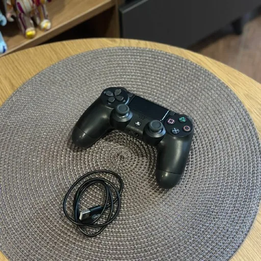 Геймпад DualShock 4