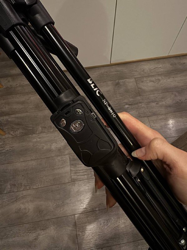 Универсальный штатив с пультом и чехлом 3