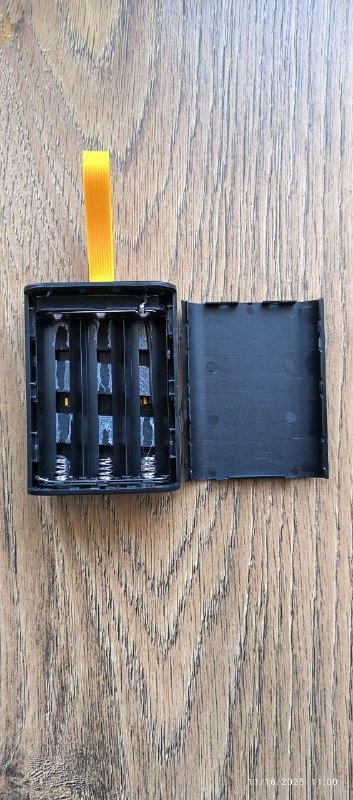 Кейс Пауер Банк для батареек 18650 с фонариком 2