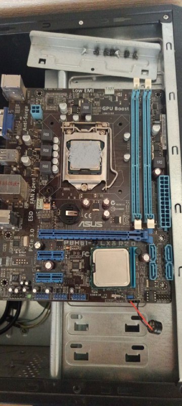 Материнская плата Asus P8H61, процессор Intel i3 3200, блок питания, 2 ГБ DDR3