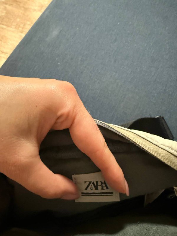 Бананка Zara в виде игрового джойстика 2