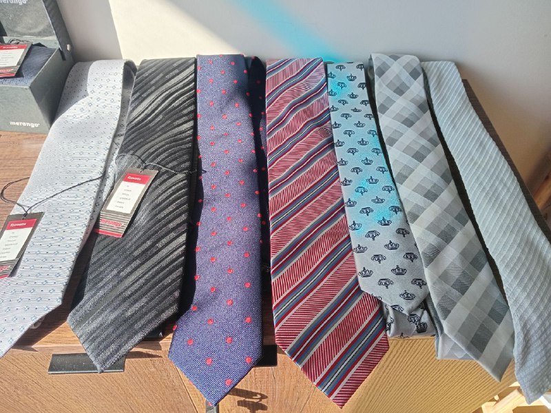 Галстуки и галстуки-бабочки новые и в отличном состоянии