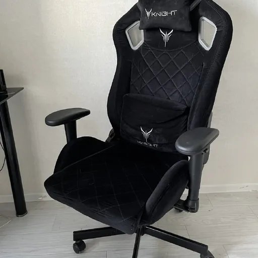 Игровое компьютерное кресло