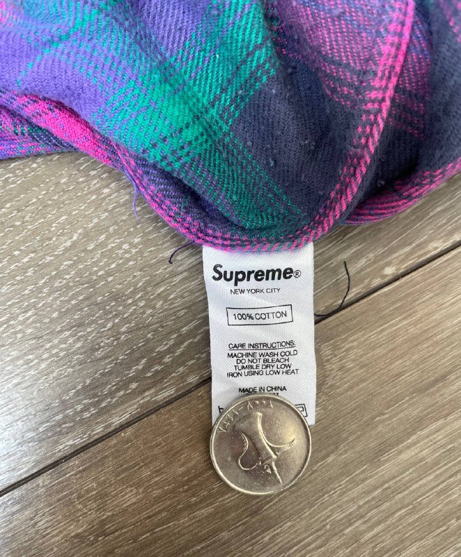 Supreme shirt size L 6