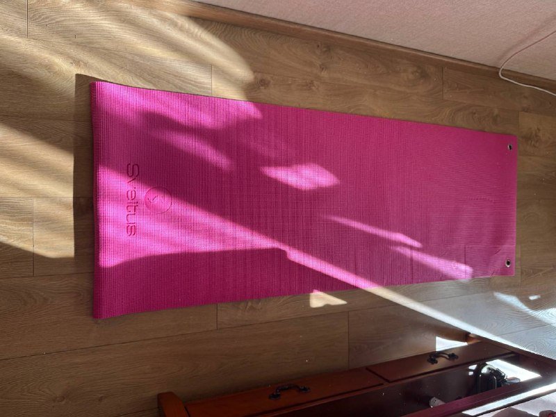 Деревянная полка, подставка, пляжный зонт, коврик для йоги, сидушка, декоративные подушки, пледы 5