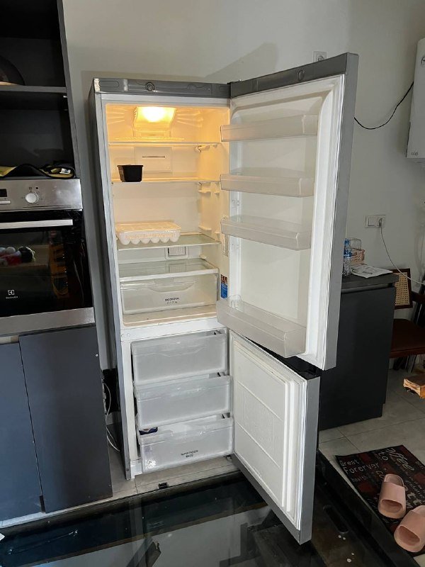 Холодильник Indesit 4