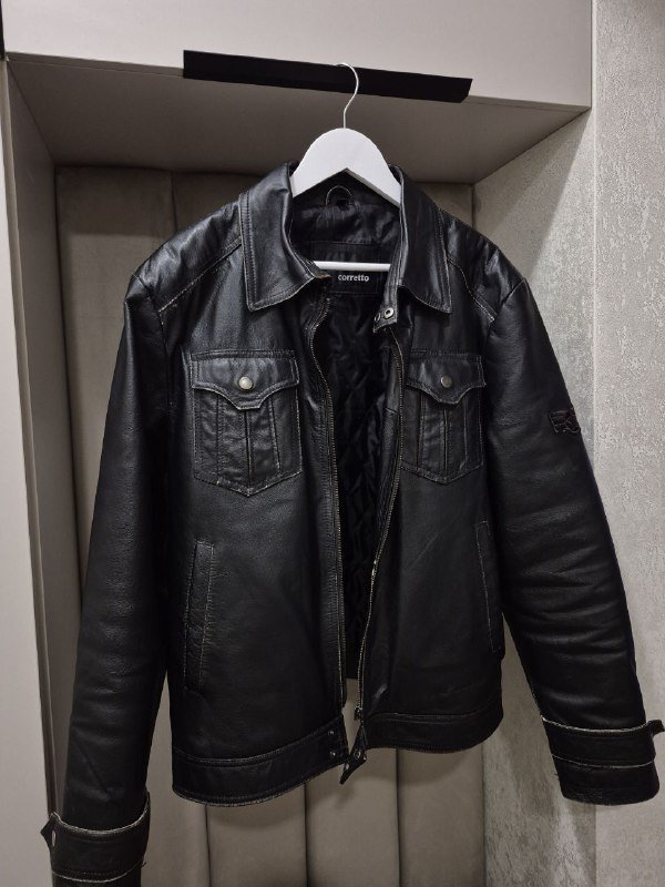 Кожаные куртки Coretto, Michael Kors, Pierre Cardin, Diesel, Be Edgy, 40 Grad, Barneys Originals размер L