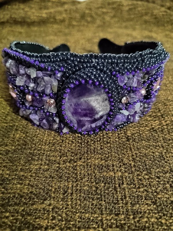 Украшения из бисера и полудрагоценных камней 10