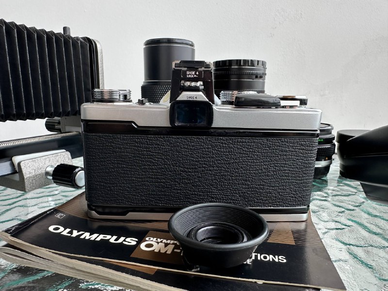 Камера Olympus OM-1n с объективами и аксессуарами 4