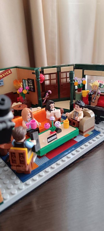 Набор Lego central perk Friends 2