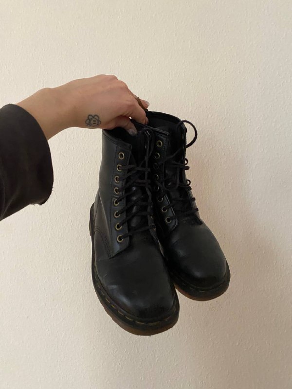 Dr Martens 1460 Vegan leather 3