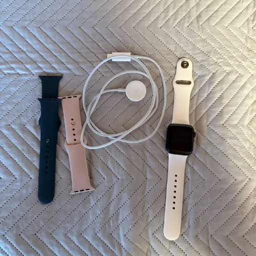 Apple Watch SE (2nd Gen, 2022), 40mm GPS