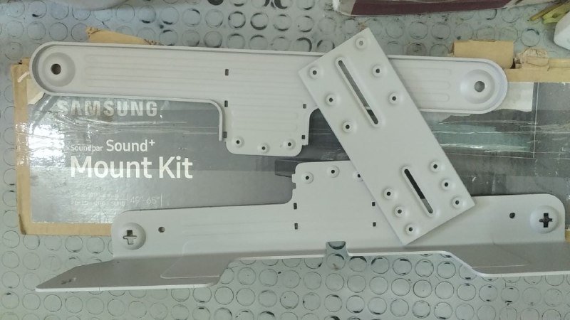 Крепление монитора к колонке Samsung soundbar mount kit