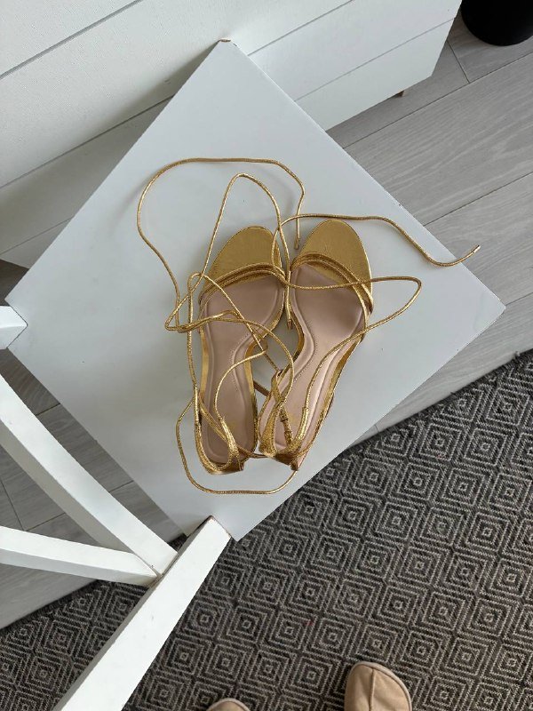 Золотые женские туфли Zara 3