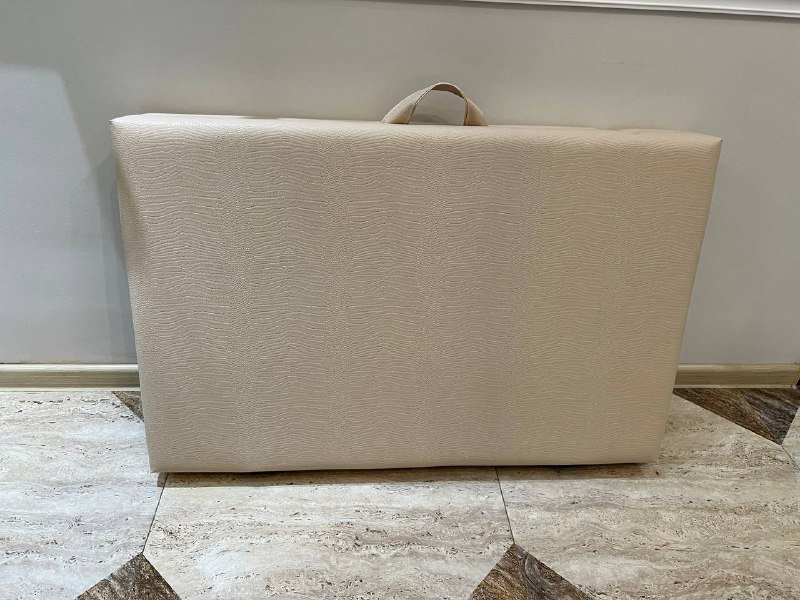Кушетка светло-бежевая новая 5