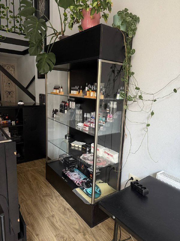 витрина, стеллаж, ресепшен 2